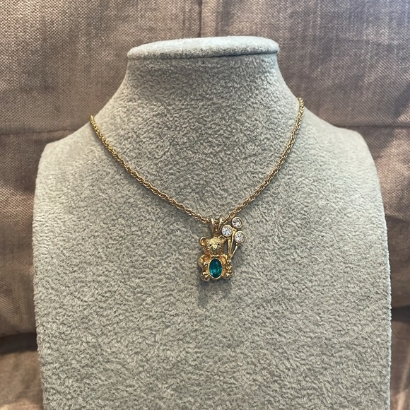 Adorable Bear & Balloons Green Belly Pendant Necklace in Gold Tone - Picture 3 of 7